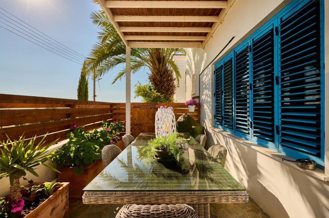 Villanelle Bed & Breakfast Welcomes Dog Lovers Only Tala Exterior foto