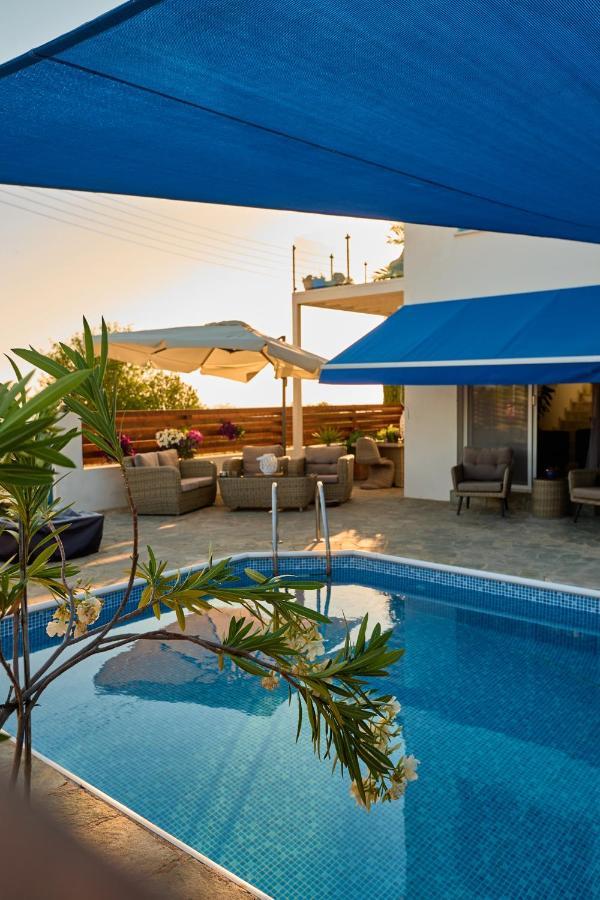 Villanelle Bed & Breakfast Welcomes Dog Lovers Only Tala Exterior foto