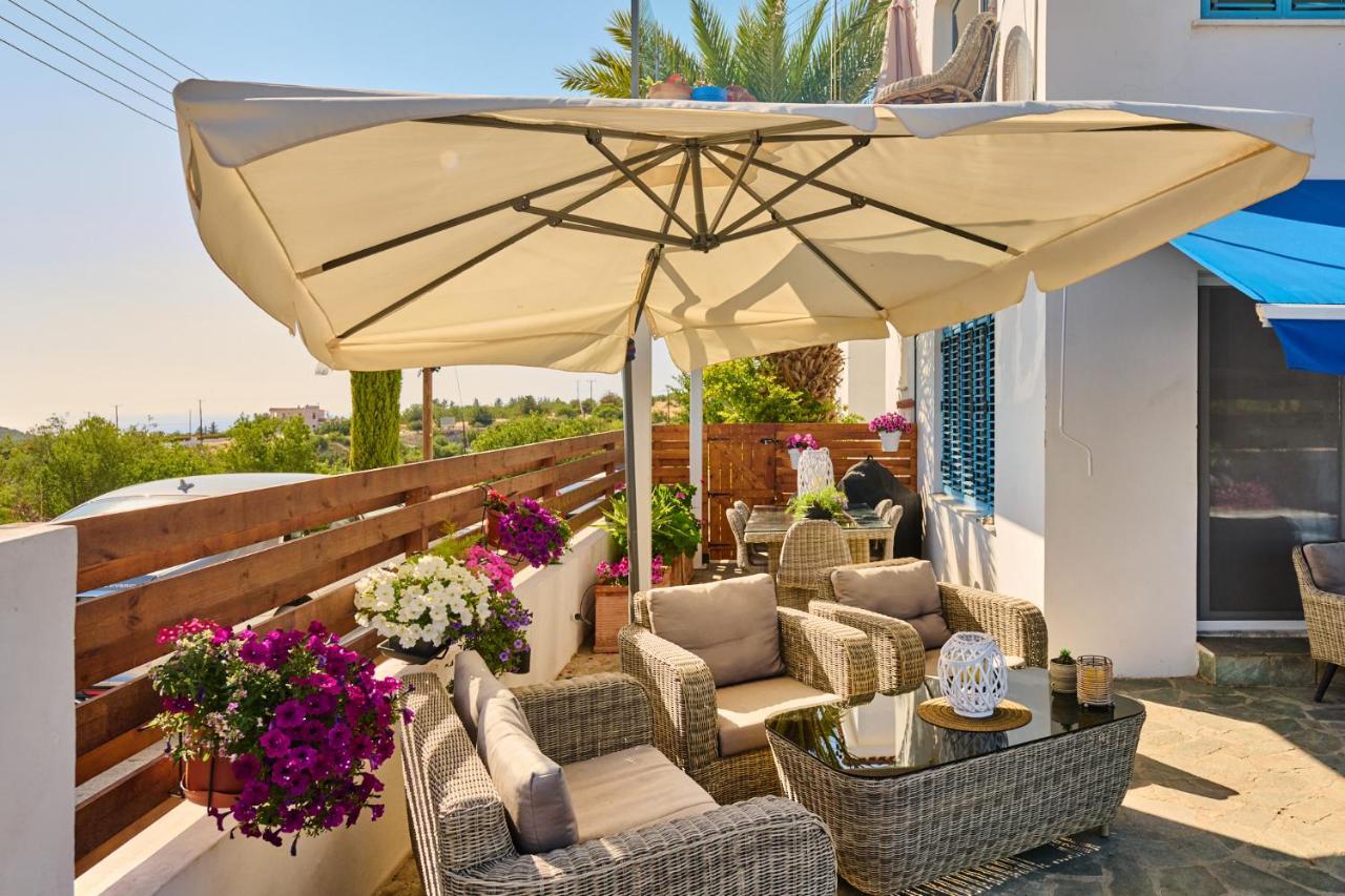 Villanelle Bed & Breakfast Welcomes Dog Lovers Only Tala Exterior foto