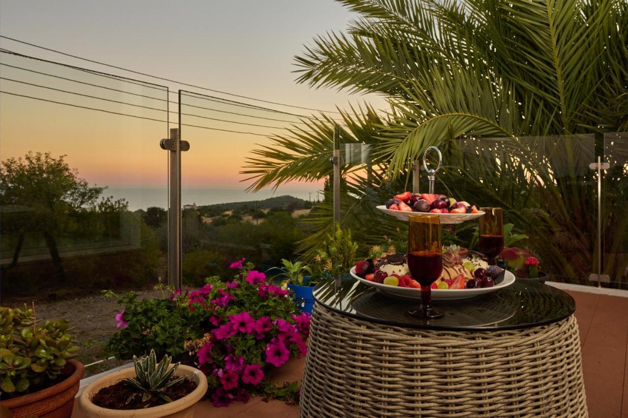 Villanelle Bed & Breakfast Welcomes Dog Lovers Only Tala Exterior foto