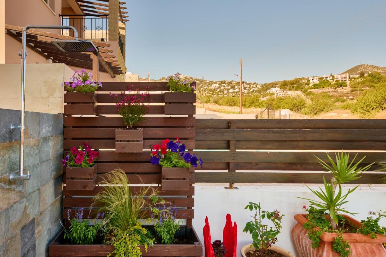 Villanelle Bed & Breakfast Welcomes Dog Lovers Only Tala Exterior foto