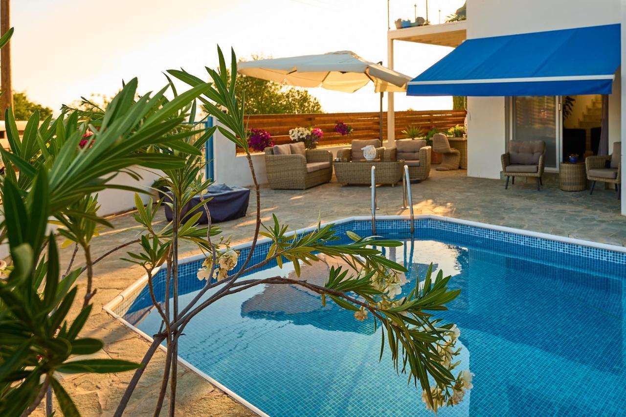 Villanelle Bed & Breakfast Welcomes Dog Lovers Only Tala Exterior foto