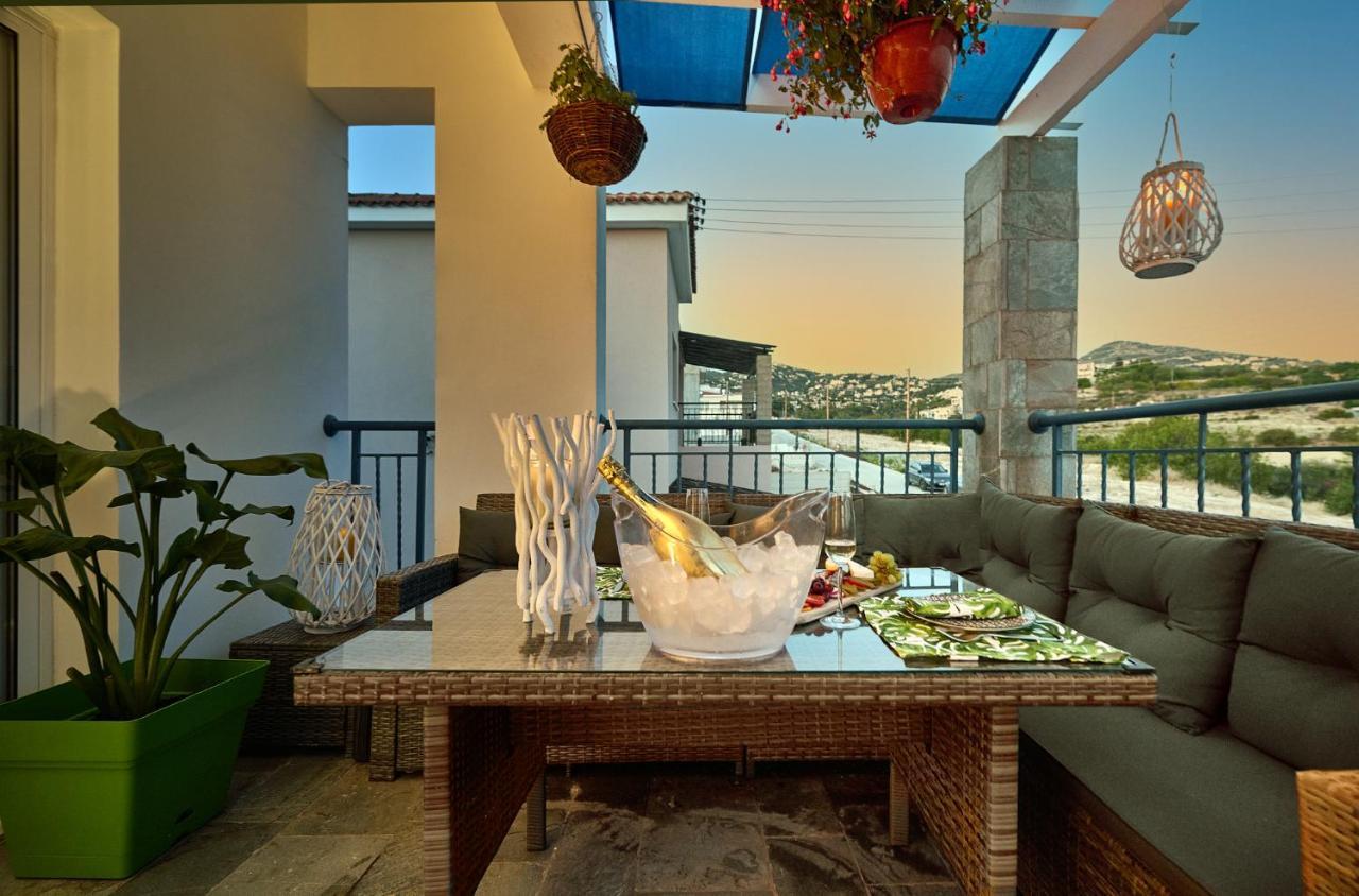 Villanelle Bed & Breakfast Welcomes Dog Lovers Only Tala Exterior foto